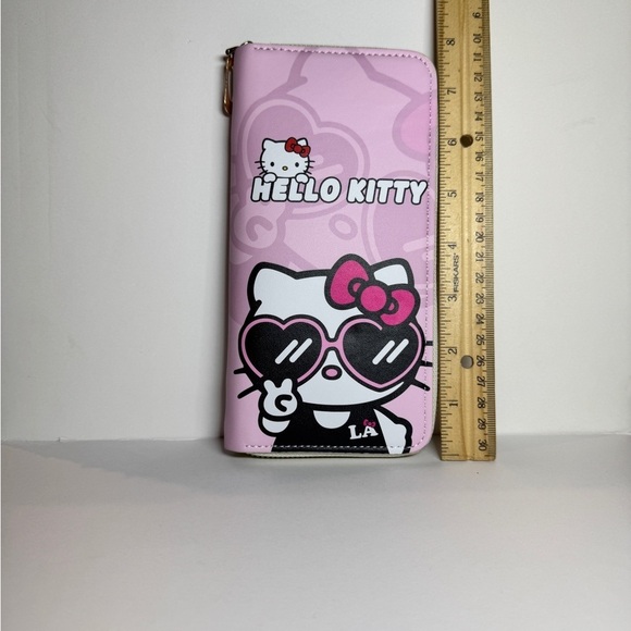 Hello Kitty Pink Wallet - Picture 3 of 5